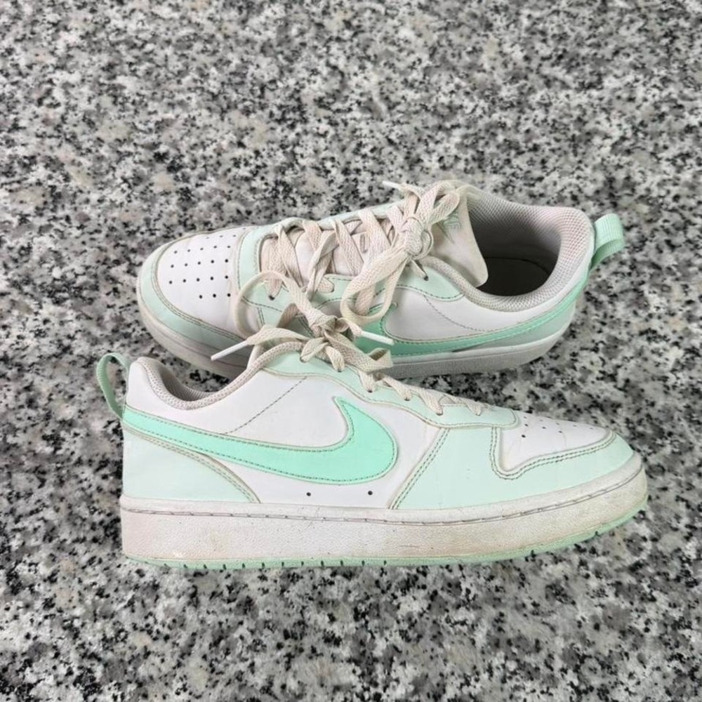 Nike Court Borough‎ Low GS Mint Foam Sneaker Shoe Youth 6 (Women's 7.5)